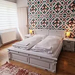 Apartment Huerrem Eger